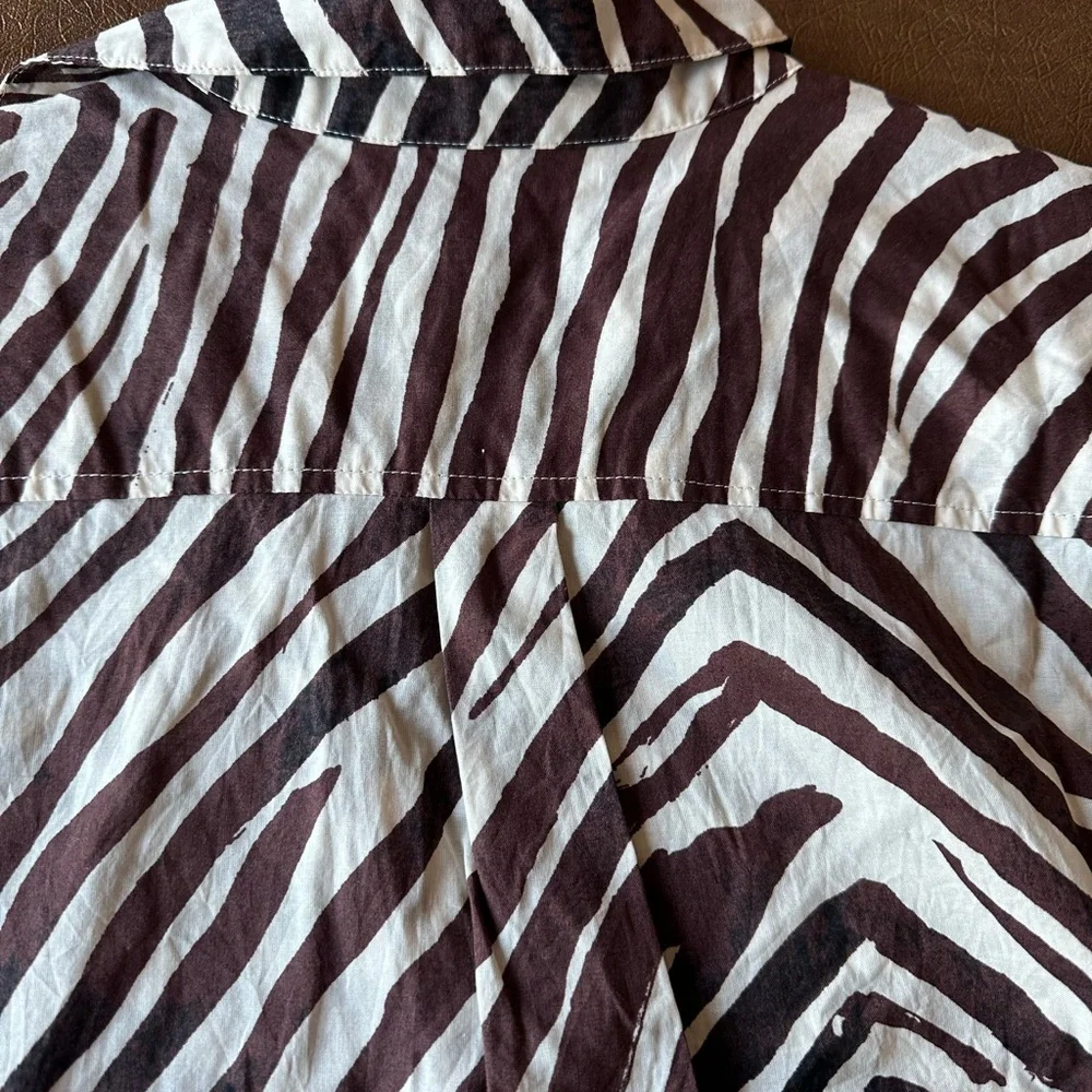 Banana Republic Brown Zebra Print Women's Top Size L - Picture 6 of 6